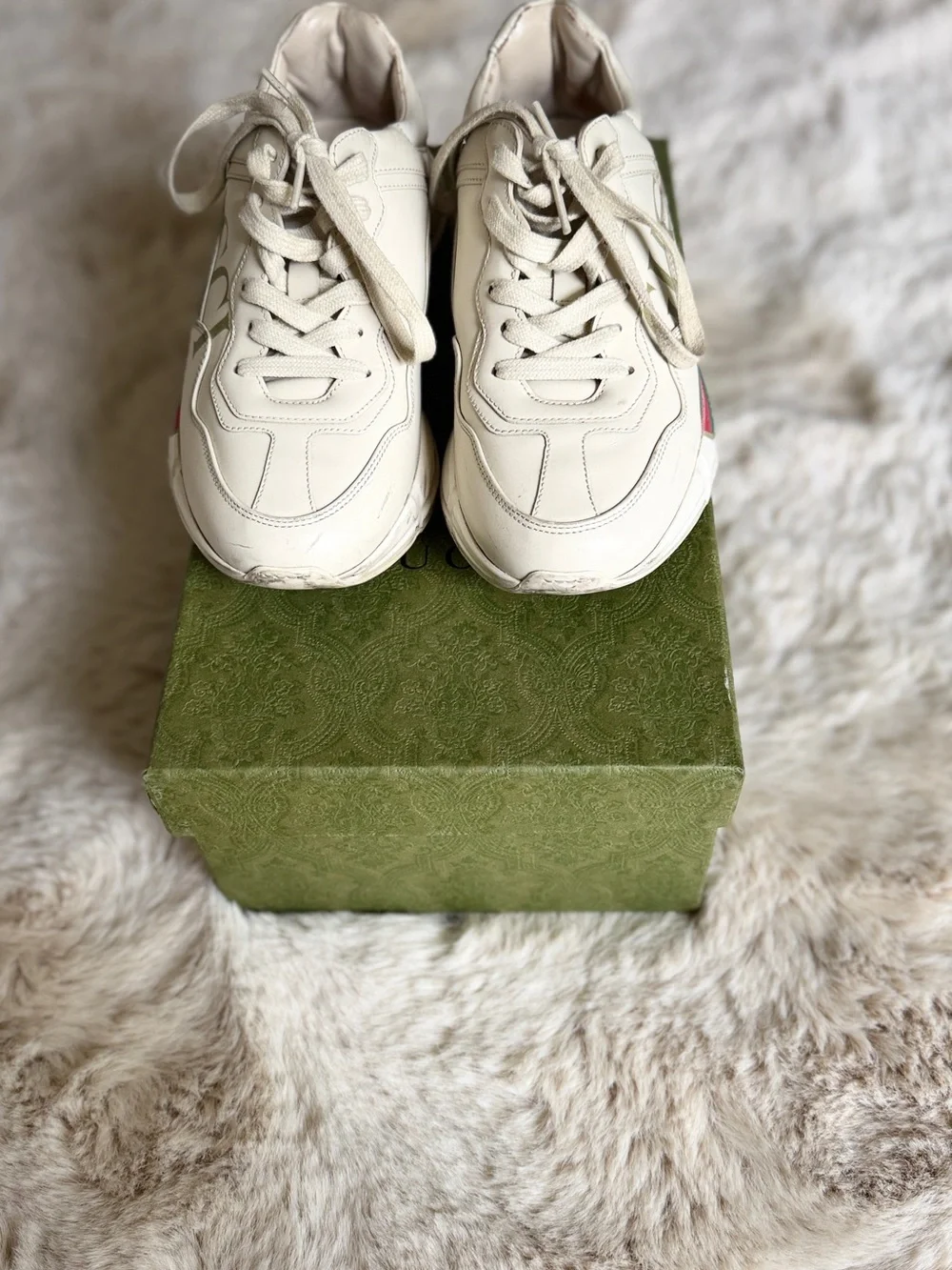 Gucci Cream Leather Low-Top Sneakers with Red Accent